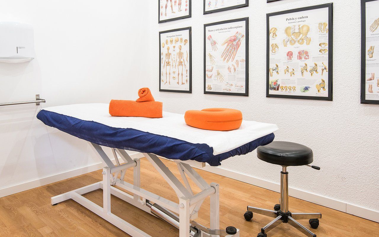 Sala de masajes osteopatía osteópatas Alcobendas